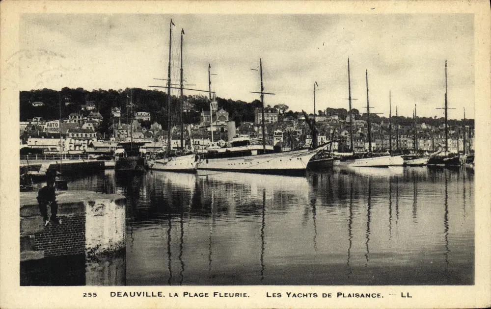 Deauville, Die Blühende Strände — Die Freizeit-Yachten — AUTO HIROS, LL, Nr. 255 - Vorderseite
