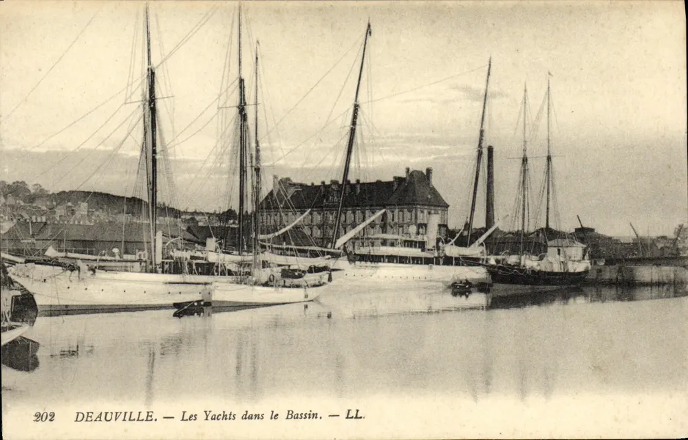 Deauville — Die Yachten im Hafenbecken — LL. — N° 202 - Vorderseite