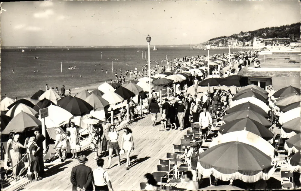 Deauville (Calvados) — Die Blühende Strände — Éditions Gaby - Vorderseite
