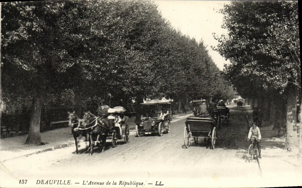 Deauville — Die Avenue de la République — LL. n° 157 - Vorderseite