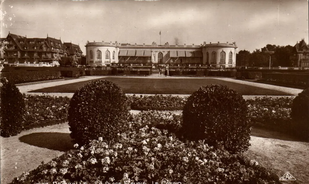 Deauville — Die Blumenplatte — Das Casino - Vorderseite