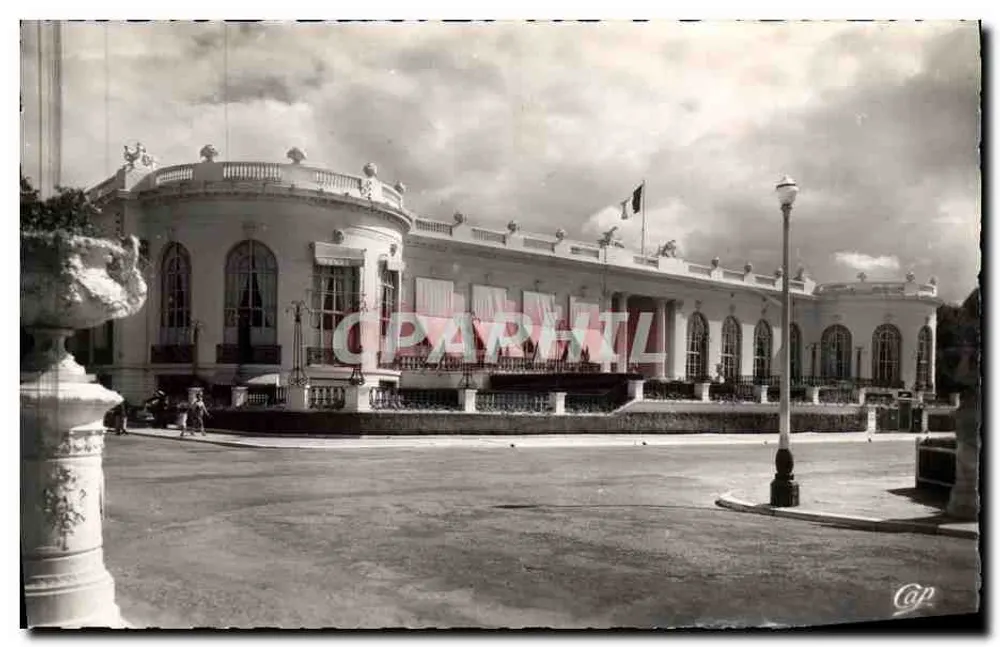 Deauville - Die Blütenstränden - Das Casino — Verlag Réal-Photo, n° 965 - Vorderseite