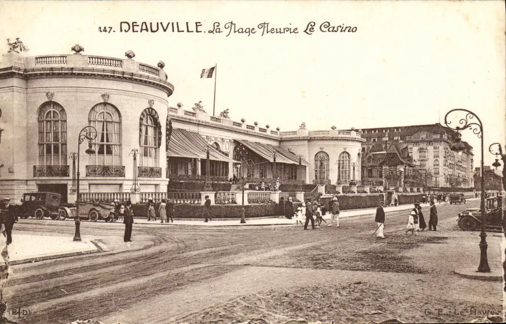 Deauville. La Plage Fleurie Le Casino — G.F. Le Havre, n°447 - Frente