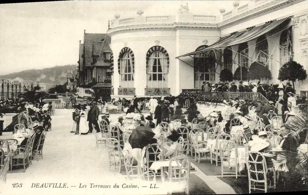 Deauville — Die Terrassen des Casinos — LL. n°253 - Vorderseite