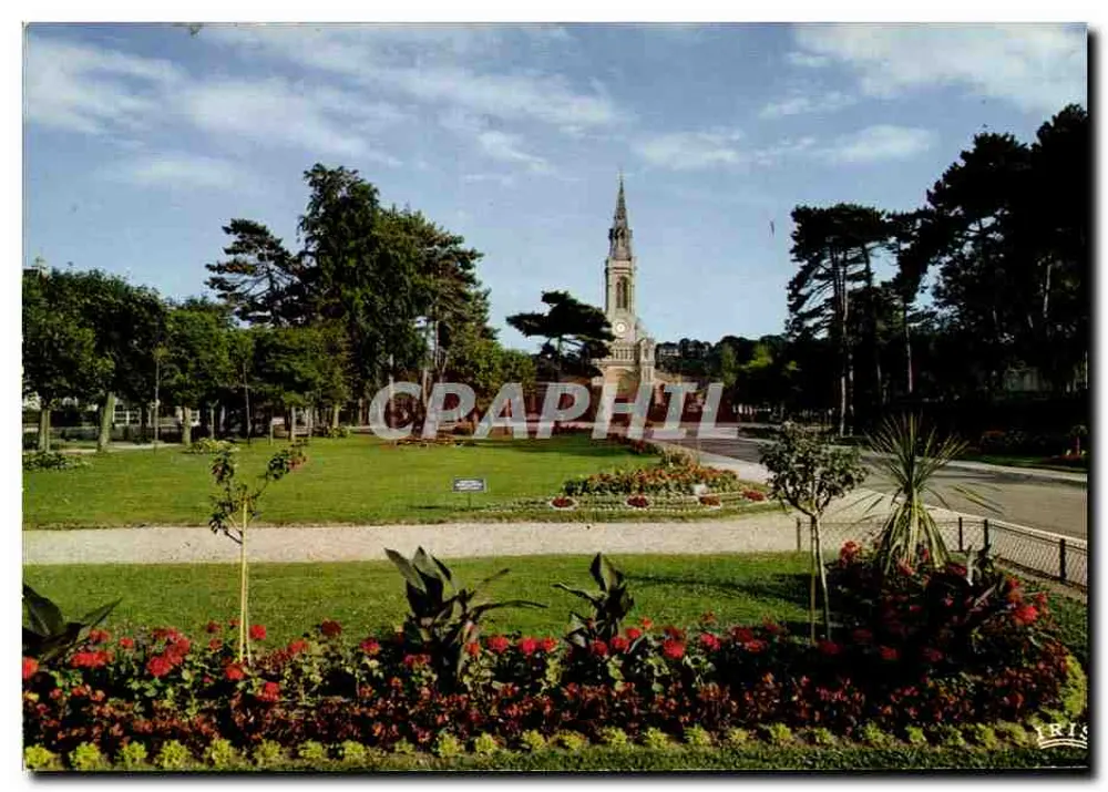 Deauville - Trouville — Der Platz und die Kirche Saint-Augustin — Lumicap - Vorderseite
