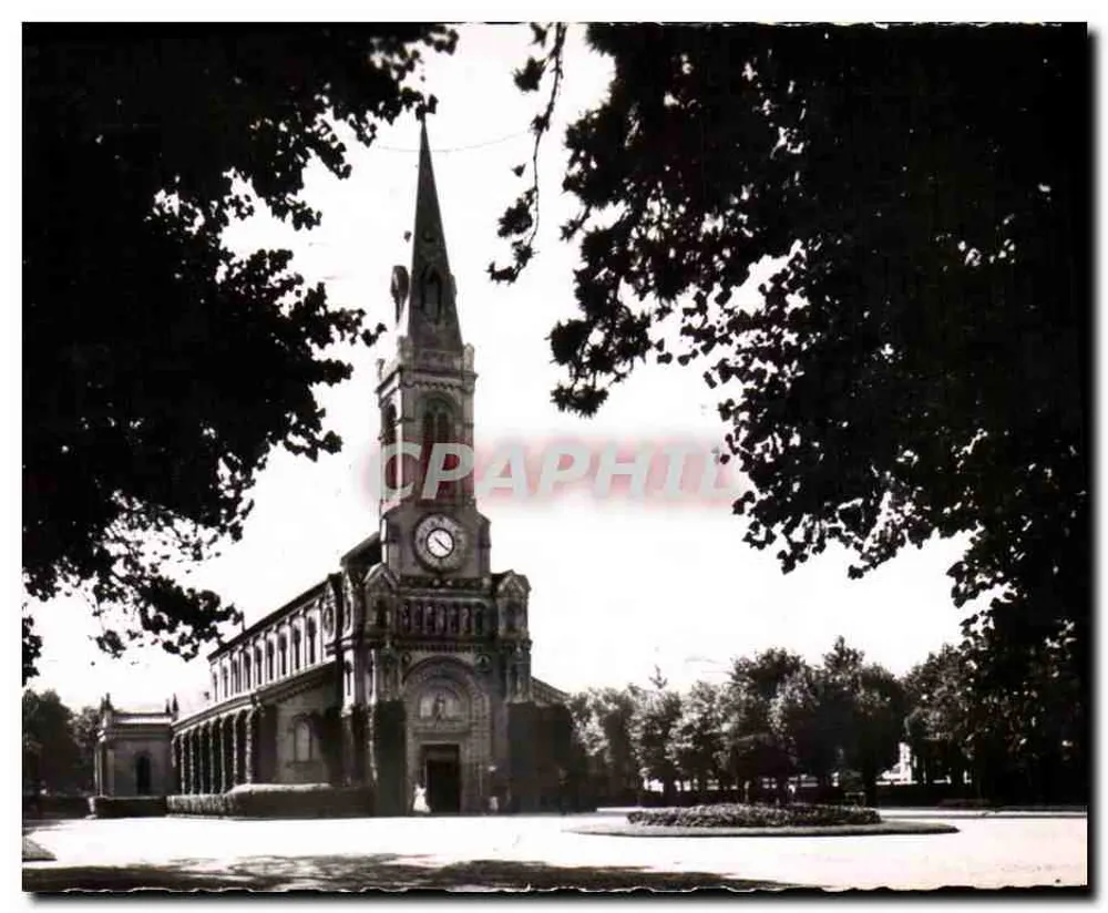 A Igreja de Deauville — A Praça da Paz — Réal-Photo - Frente
