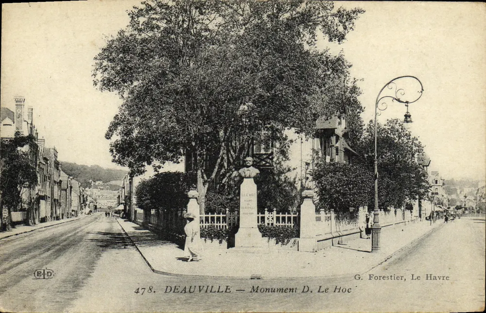 Deauville — Monument D. Le Hoc — G. Forestier, Le Havre - Recto