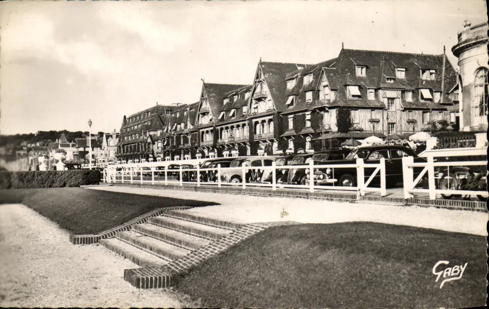 Deauville (Calvados) — 'La Plage Fleurie' Hotel Normandie — Gaby - Vorderseite