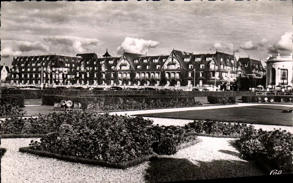 Deauville - La Plage Fleurie, das Normandy-Hôtel und die Gärten — Réal-Photo, Paris - Vorderseite