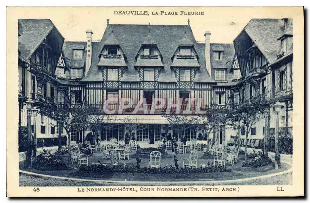 Deauville, Die blühende Strände — Das Normandy-Hotel, normannische Hof — Th. Petit, Arch. - Vorderseite