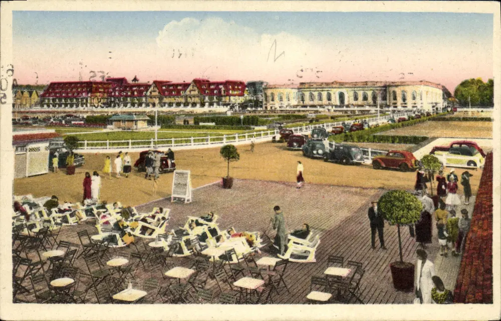 Ausblick Richtung Normandie und das Casino — Trouville-sur-Mer — veröffentlicht von Les Arts Photomécaniques - Vorderseite