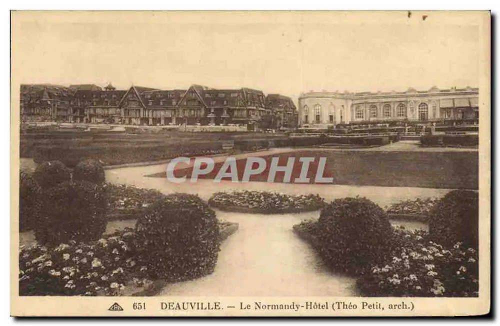 Deauville — O Normandy-Hôtel (Théo Petit, arq.) - Frente