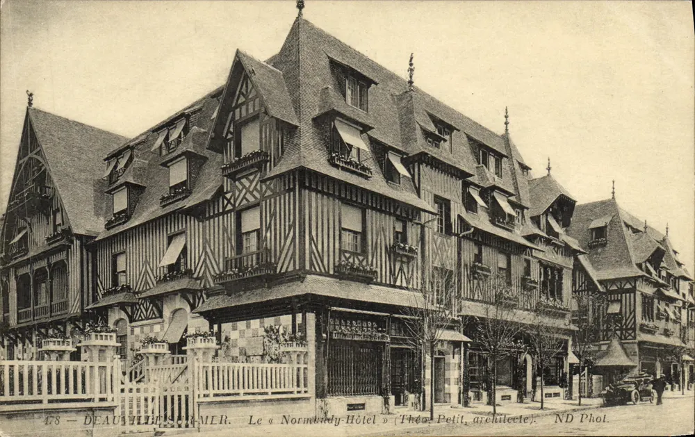 Deauville-sur-Mer — « Normandy-Hôtel » (architekt Théo Petit) — ND Phot. - Awers