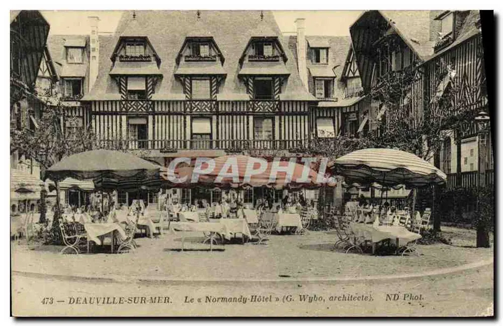 Deauville-sur-Mer — O « Normandy-Hôtel » (G. Wybo, arquiteto) — ND Phot. - Frente