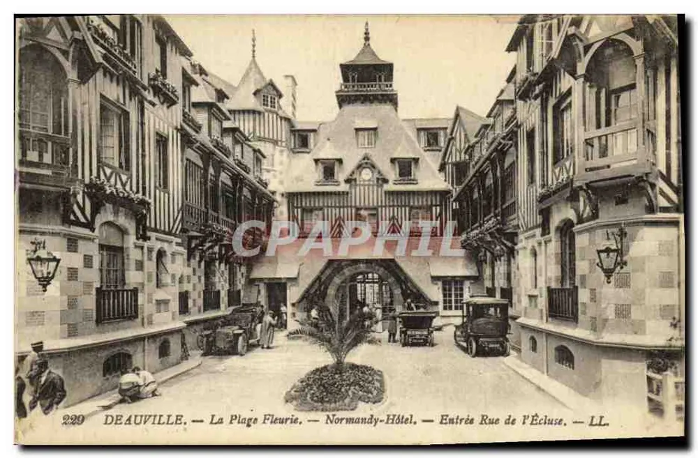 Deauville — Die Blühende Strände — Normandy-Hôtel — Eingang zur Rue de l'Écluse — LL - Vorderseite
