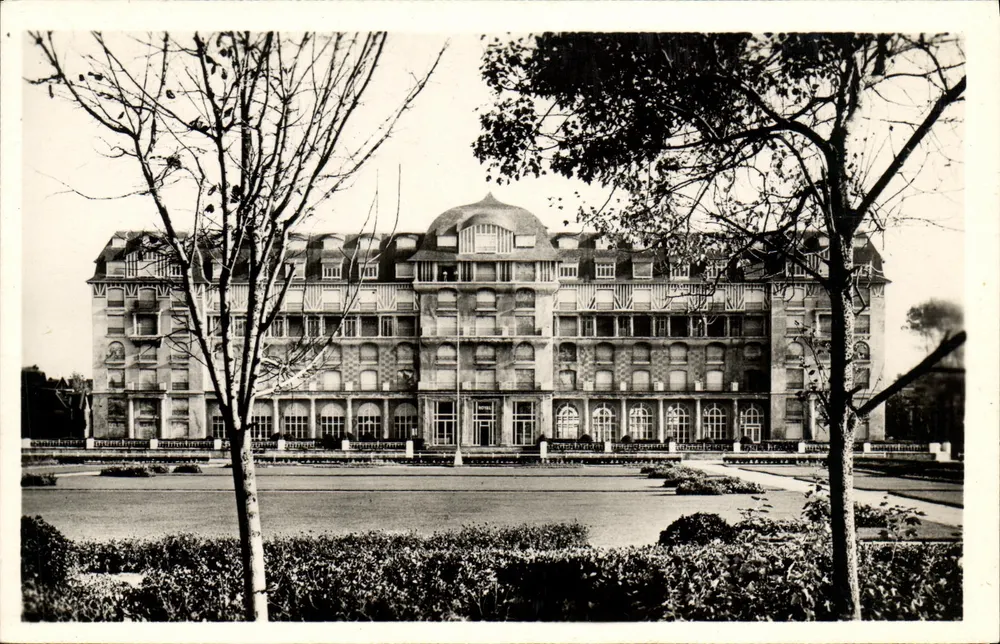 Deauville, der blühende Strand — Hotel Royal — Edition « La Cigogne », Deauville - Vorderseite