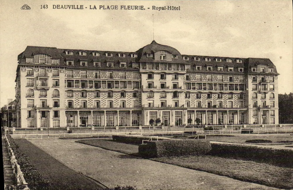 Deauville - Die Blühende Strände - Royal-Hôtel - Vorderseite