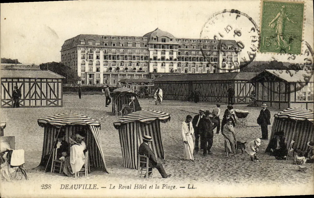 Deauville — Das Royal Hotel und der Strand — LL. — n°238 - Vorderseite