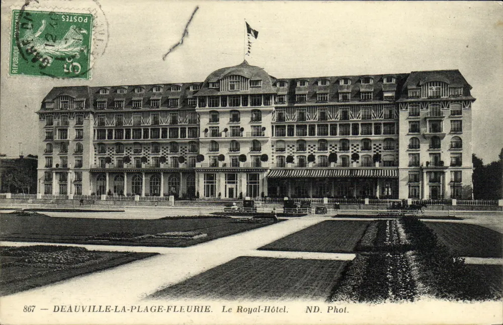 Deauville-La-Plage-Fleurie — Das Royal-Hotel — ND. Foto n°867 - Vorderseite