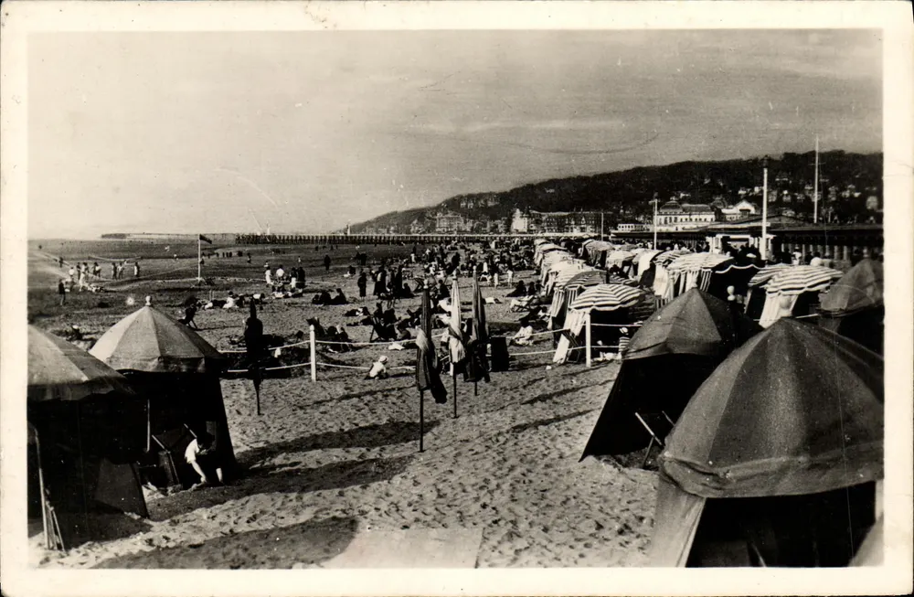 Deauville — Ansicht der Strandpromenade — Edition « LA CICOGNE » - Vorderseite