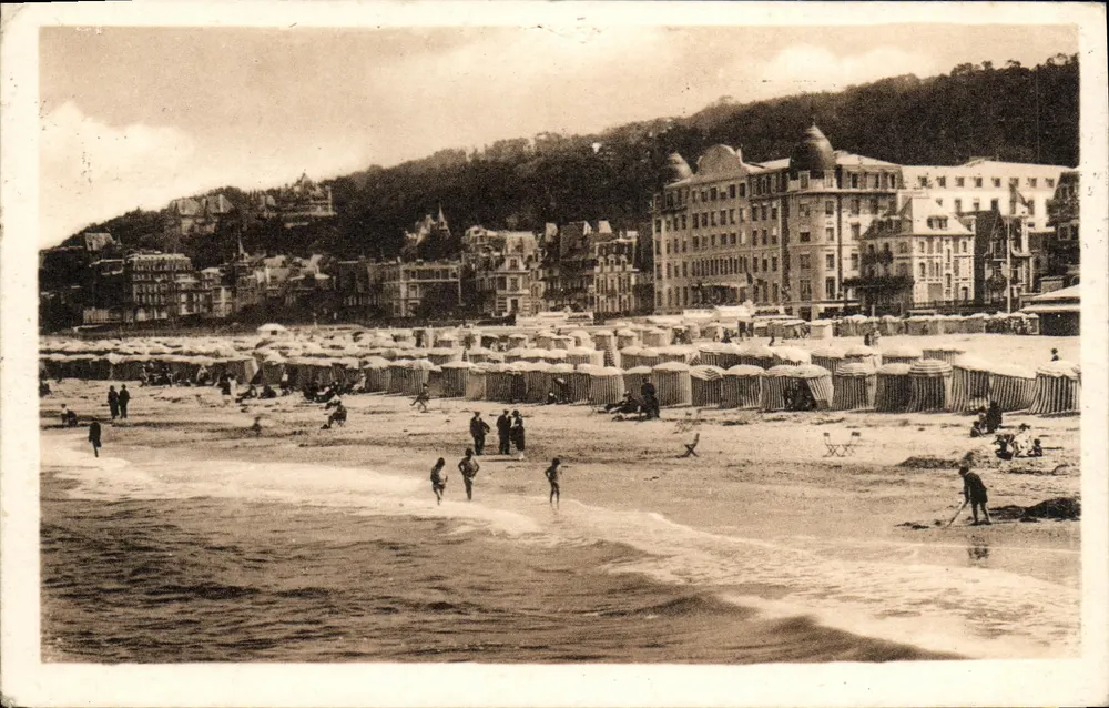 Trouville-la-Reine-des-Plages — belebte Strand — n°52 - Vorderseite