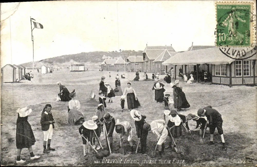 Beauneville - Kinder spielen am Strand — Verlag L.V.G.C. - Vorderseite