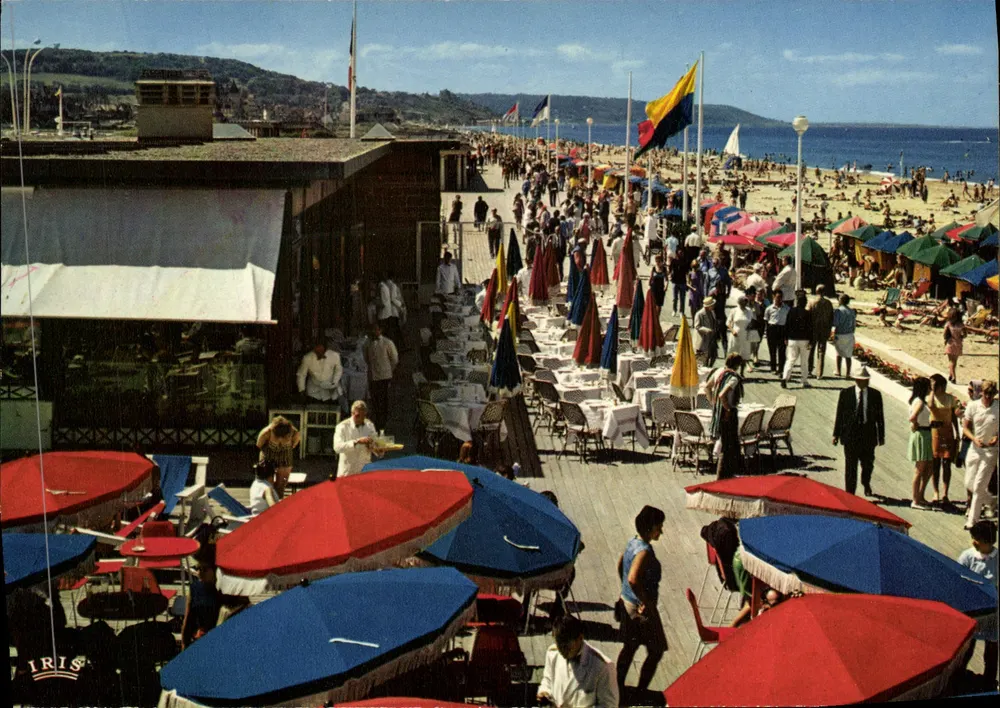Deauville - Blühende Strand (14) — Der Strand und das Ciro's — Éditions Réunies - Vorderseite
