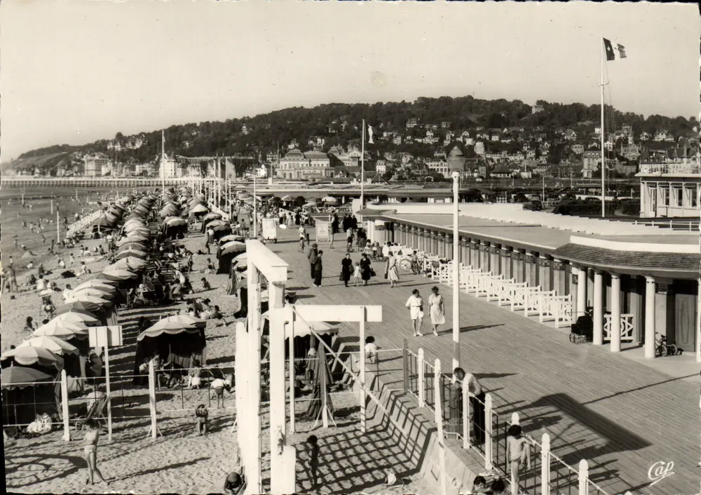 Deauville - Blühender Strand — Übersicht vom Strand und der Stadt — Cie des Art Photomécanique, Paris - Vorderseite