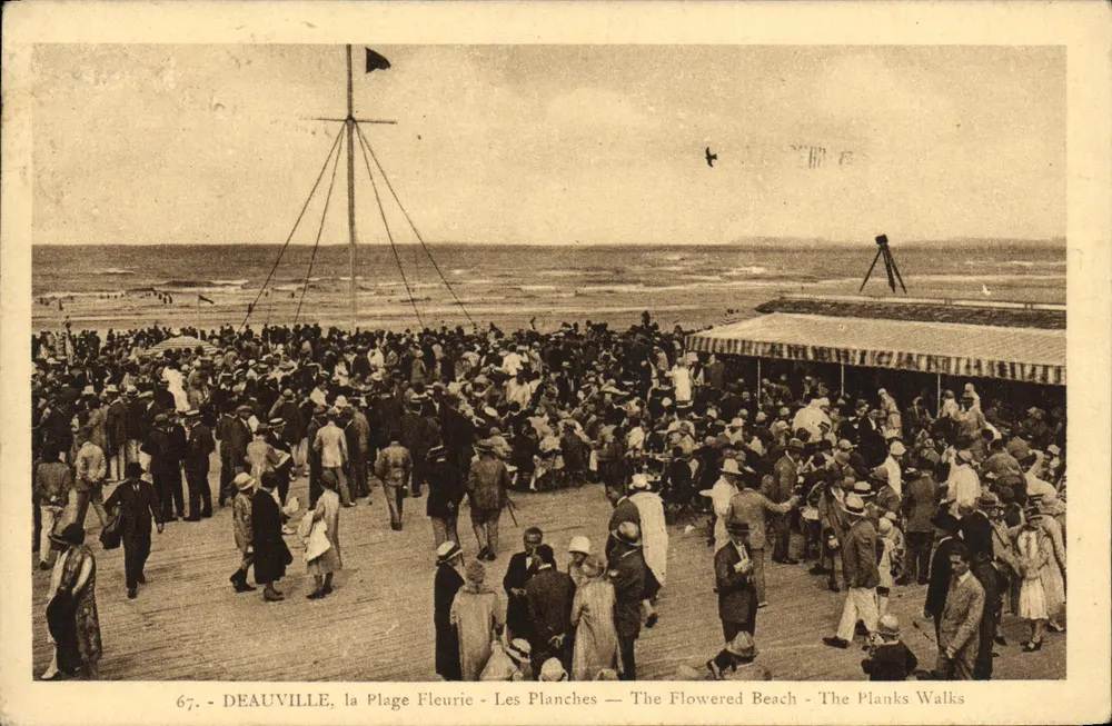 Deauville, a Praia das Flores — As Planchas — Edição 'La Cigogne' n°67 - Frente