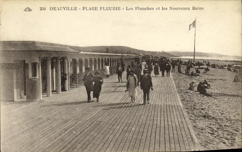 Deauville - Blühende Strand - Les Planches und Les Nouveaux Bains - Vorderseite