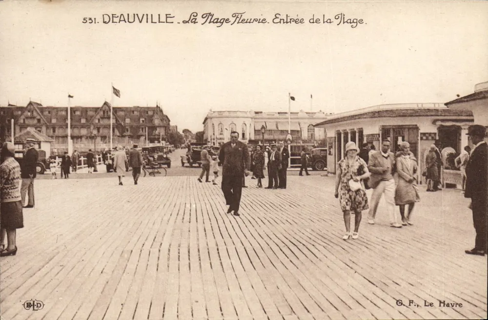Deauville — Die Blühende Strände. Eingang zum Strand. - Vorderseite