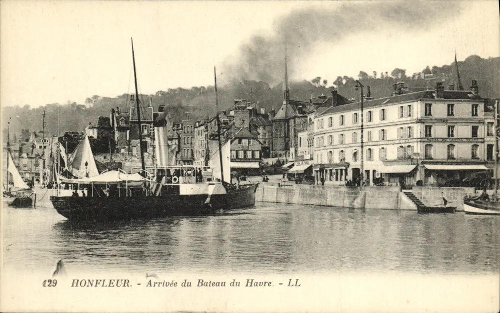 Honfleur — Chegada do Navio do Havre — LL - Frente