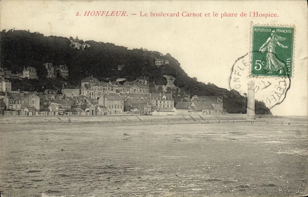 Honfleur — Le boulevard Carnot et le phare de l'Hospice — éditeur imprimeur non visible - Vorderseite