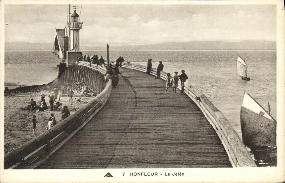 Honfleur - La Jetée — farol e barcos — editor ARB, n°7 - Frente