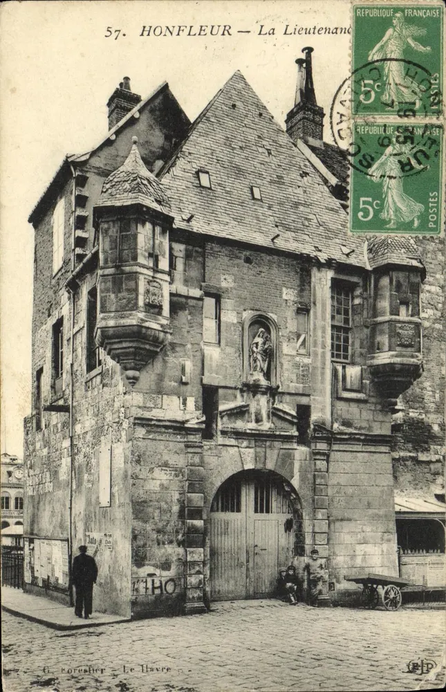 Honfleur — A Lieutenant — G. Lorentier, Le Havre - Frente