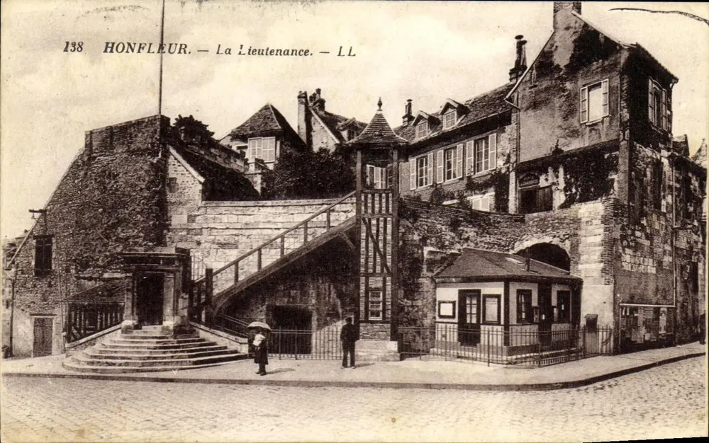 Honfleur — A Lieutenante — LL - Frente
