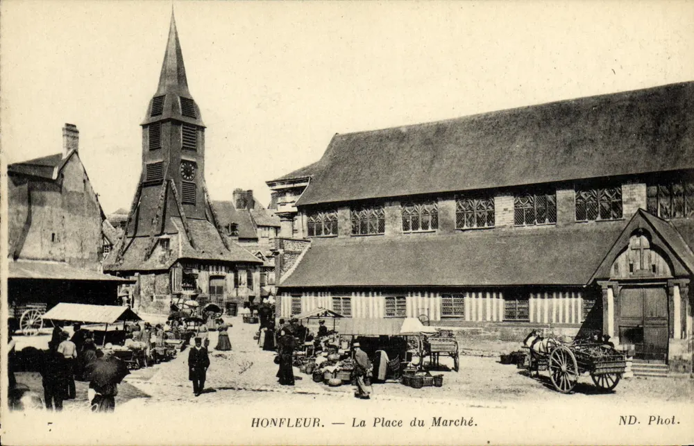 Honfleur — A Praça do Mercado — ND. Fot. - Frente