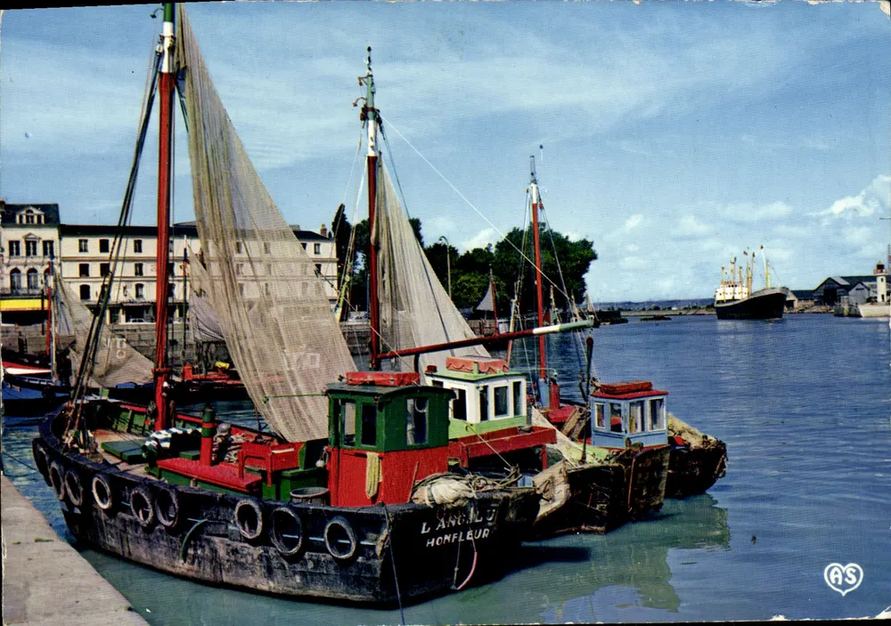 Port Honfleur — łodzie żaglowe — wydawca Artaud Frères, Nantes - Awers