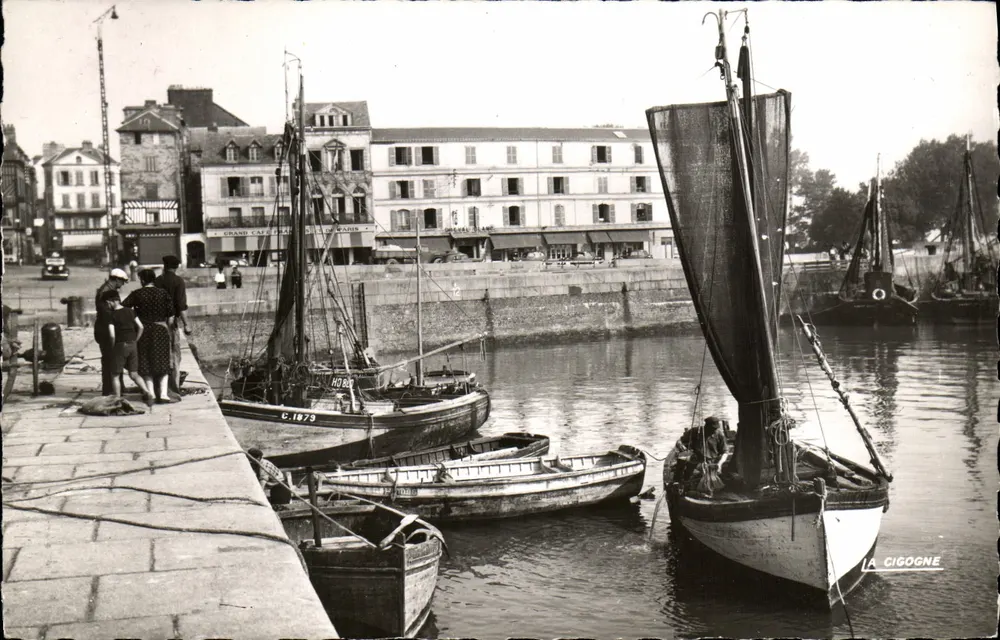 O porto de Honfleur — vista dos barcos e do cais — Edições 'LA CIGOGNE' n°03116 - Frente