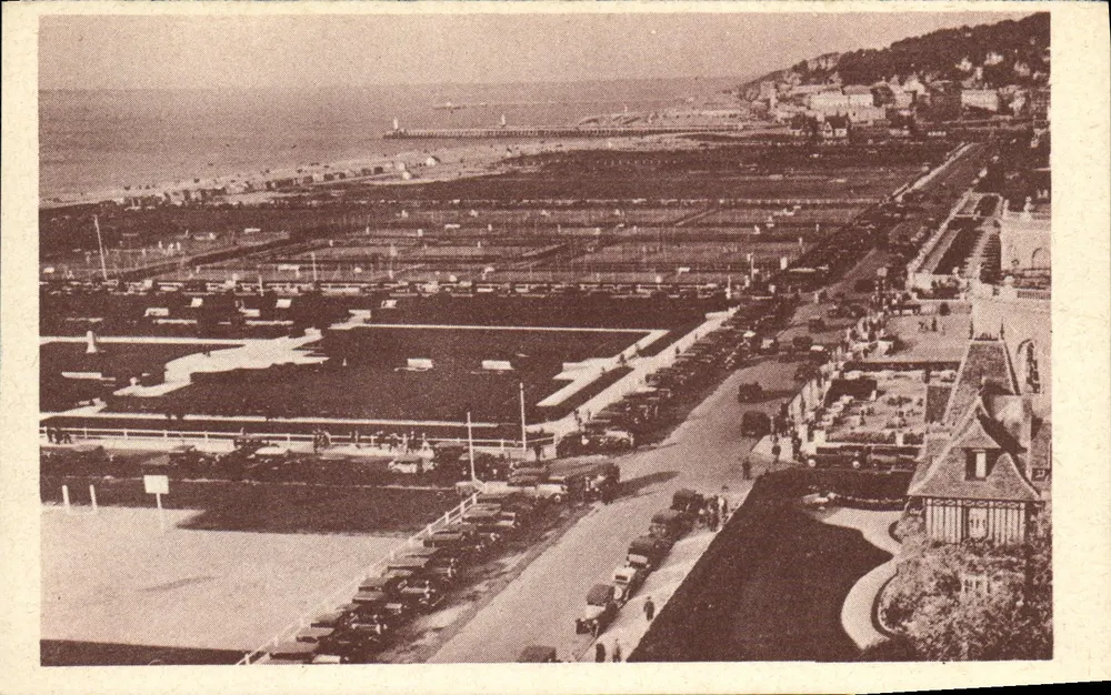 Deauville — Allgemeiner Blick auf die Gärten und den Strand - Vorderseite
