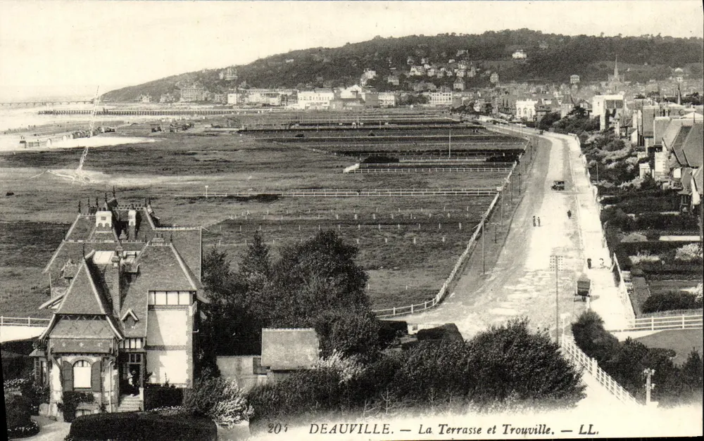 Deauville — Die Terrasse und Trouville — LL. - Vorderseite