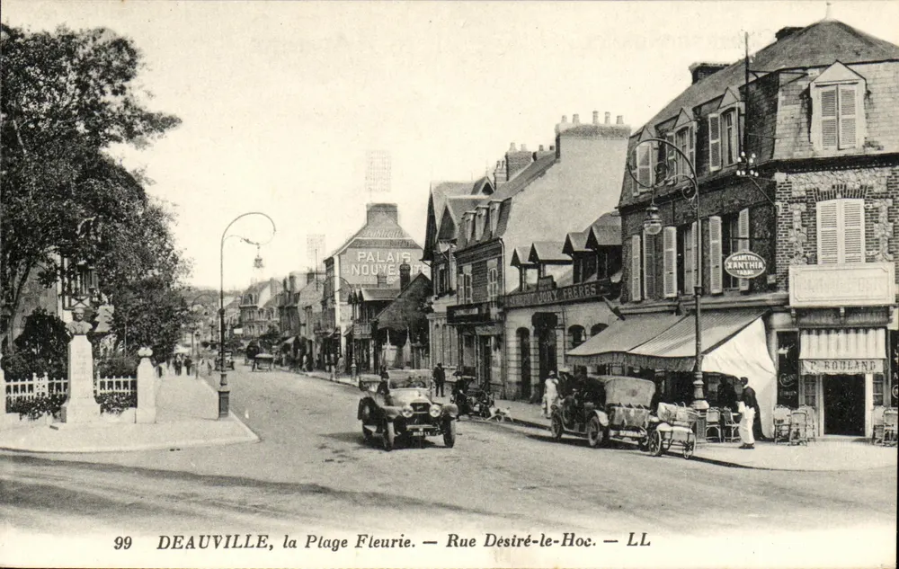 Deauville, Die Blühende Strände — Straße Désiré-le-Hoc — LL - Vorderseite
