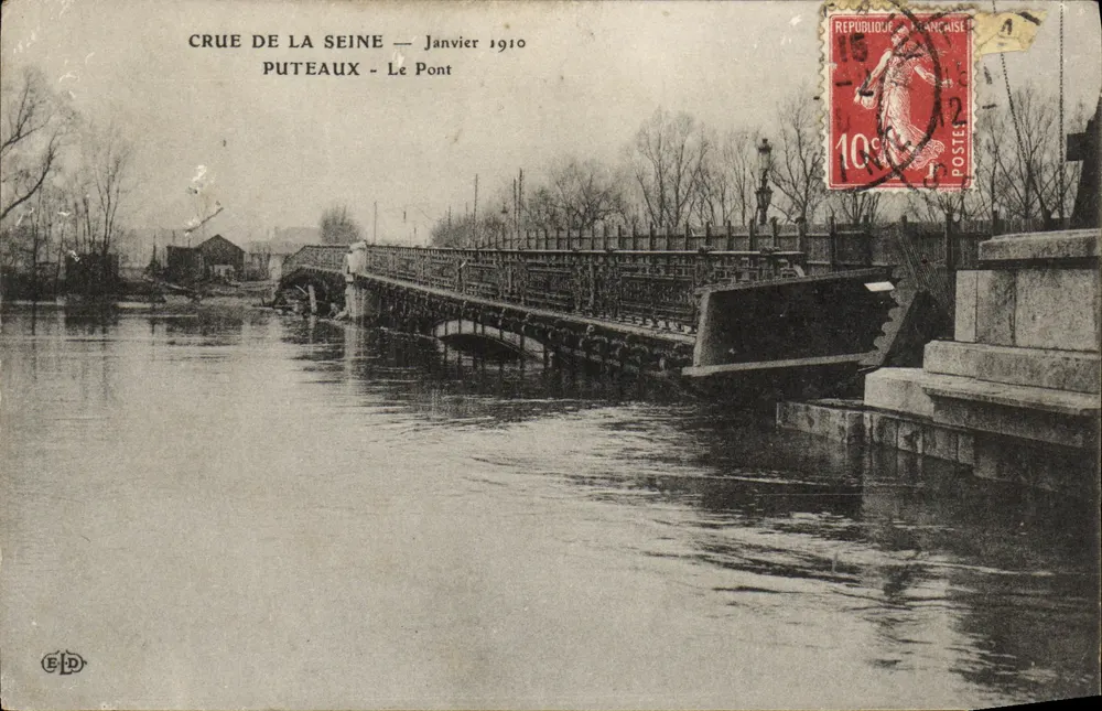 Überschwemmung der Seine — Januar 1910 — Puteaux - Der Brücke - Vorderseite