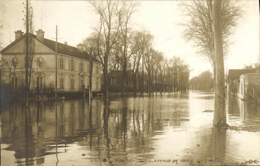 Flut der Seine - Bueil, Avenue de Paris — Verlag Levelezo-Lap, Nr. 92 - Vorderseite