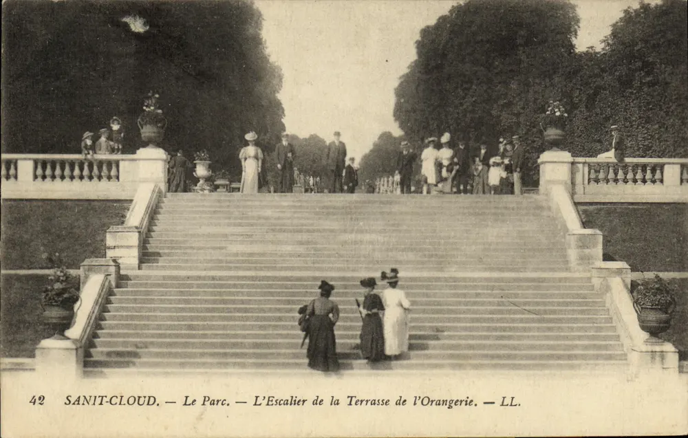 Sanit-Cloud — Der Park — Die Treppe der Orangerie-Terrasse — LL. - Vorderseite
