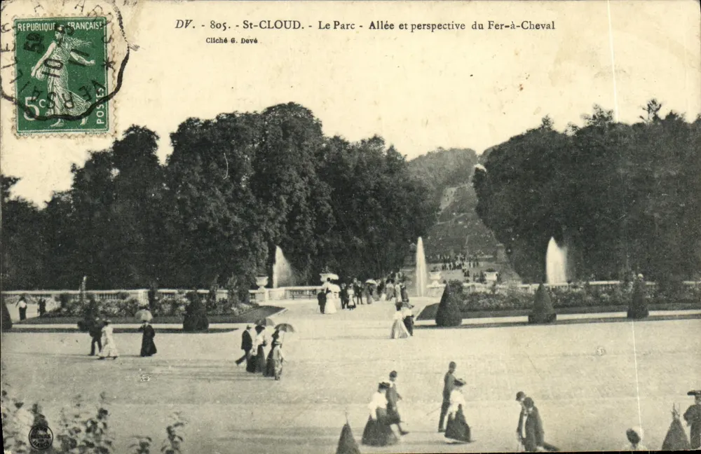 St-Cloud - O Parque - Avenida e perspectiva do Fer-à-Cheval — Cliché G. Devé - Frente