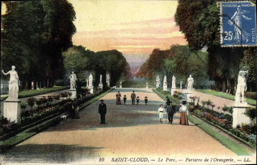 Saint-Cloud — O Parque — Pátio da Orangerie — LL. - Frente