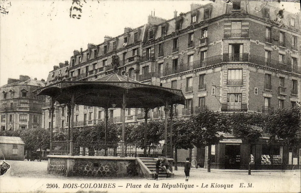 Bois-Colombes — Place de la République — Der Kiosk — E.M. - Vorderseite