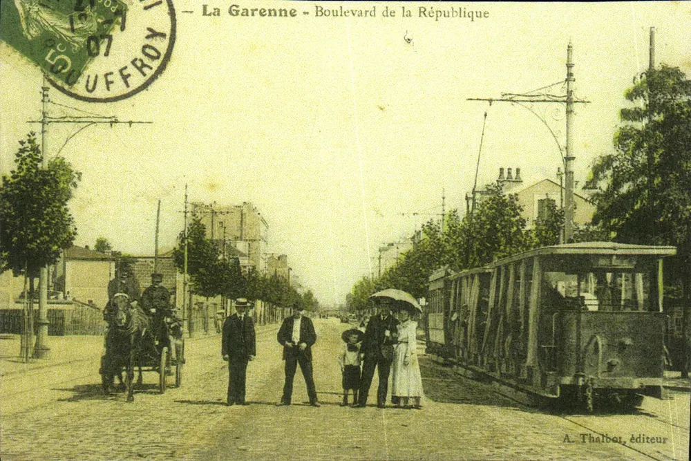 La Garenne - Boulevard de la République — trem e carruagem — A. Thalbot, editor - Frente