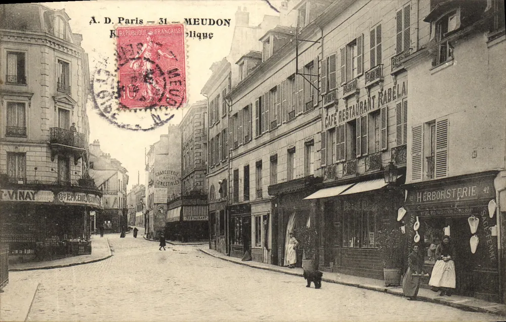 Meudon — rua comercial com café-restaurante Rabelat e farmácia — A.D. Paris - 31 - Meudon - Frente